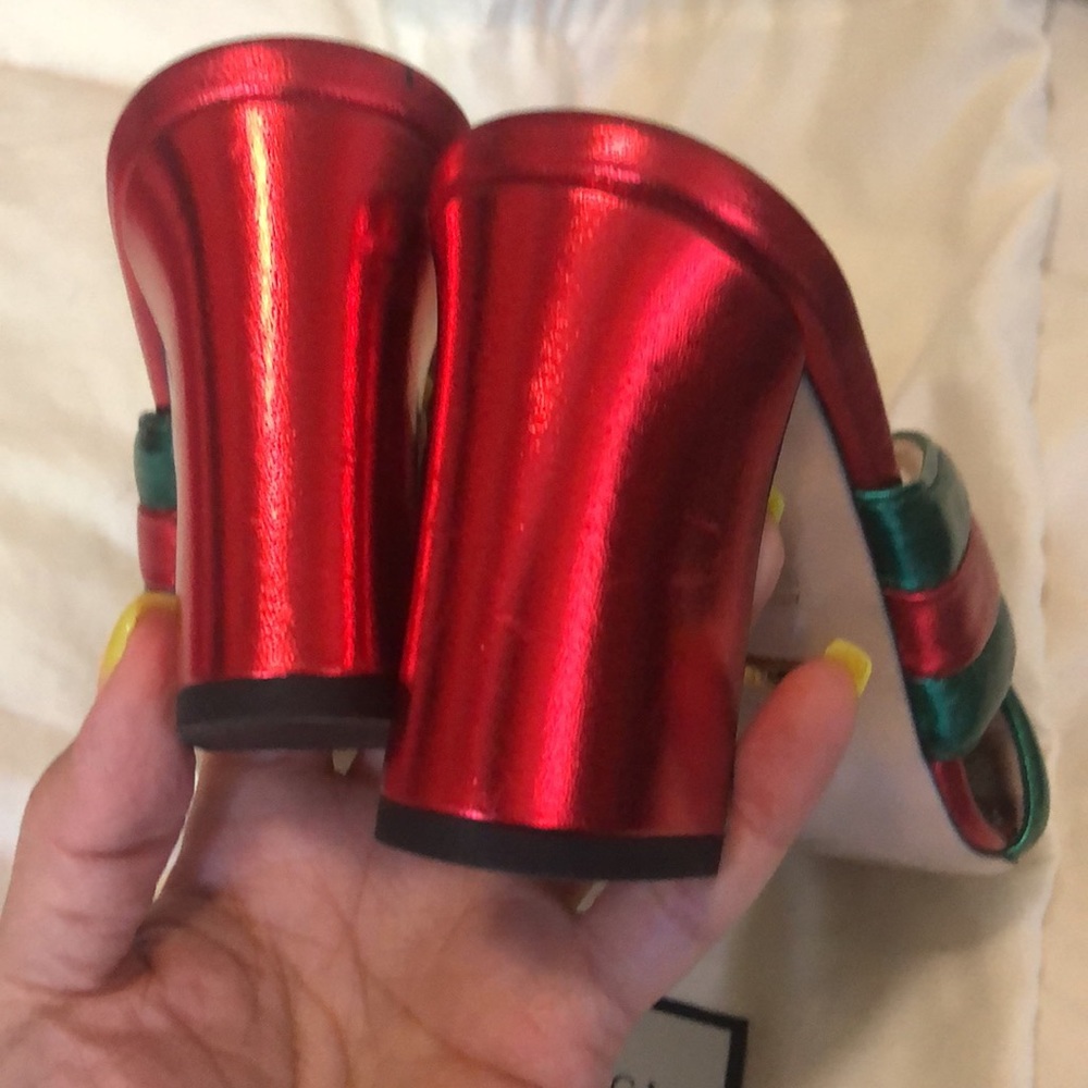 Authentic Gucci slides - Picture 4 of 5